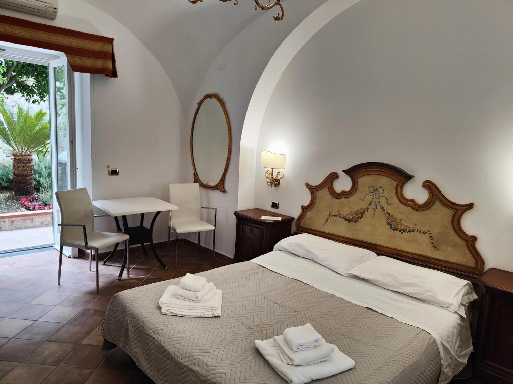 Androsa Apartments Amalfi Esterno foto